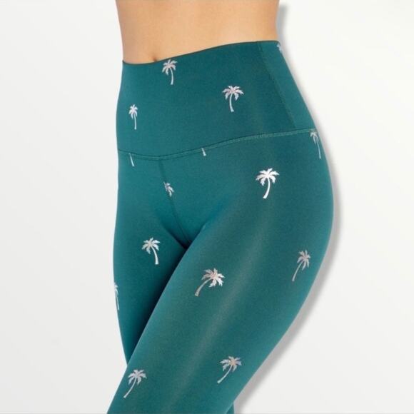 Wildfox Sea Moss High Waist Shine 7/8 Leggings Sz M NWT - Picture 9 of 14